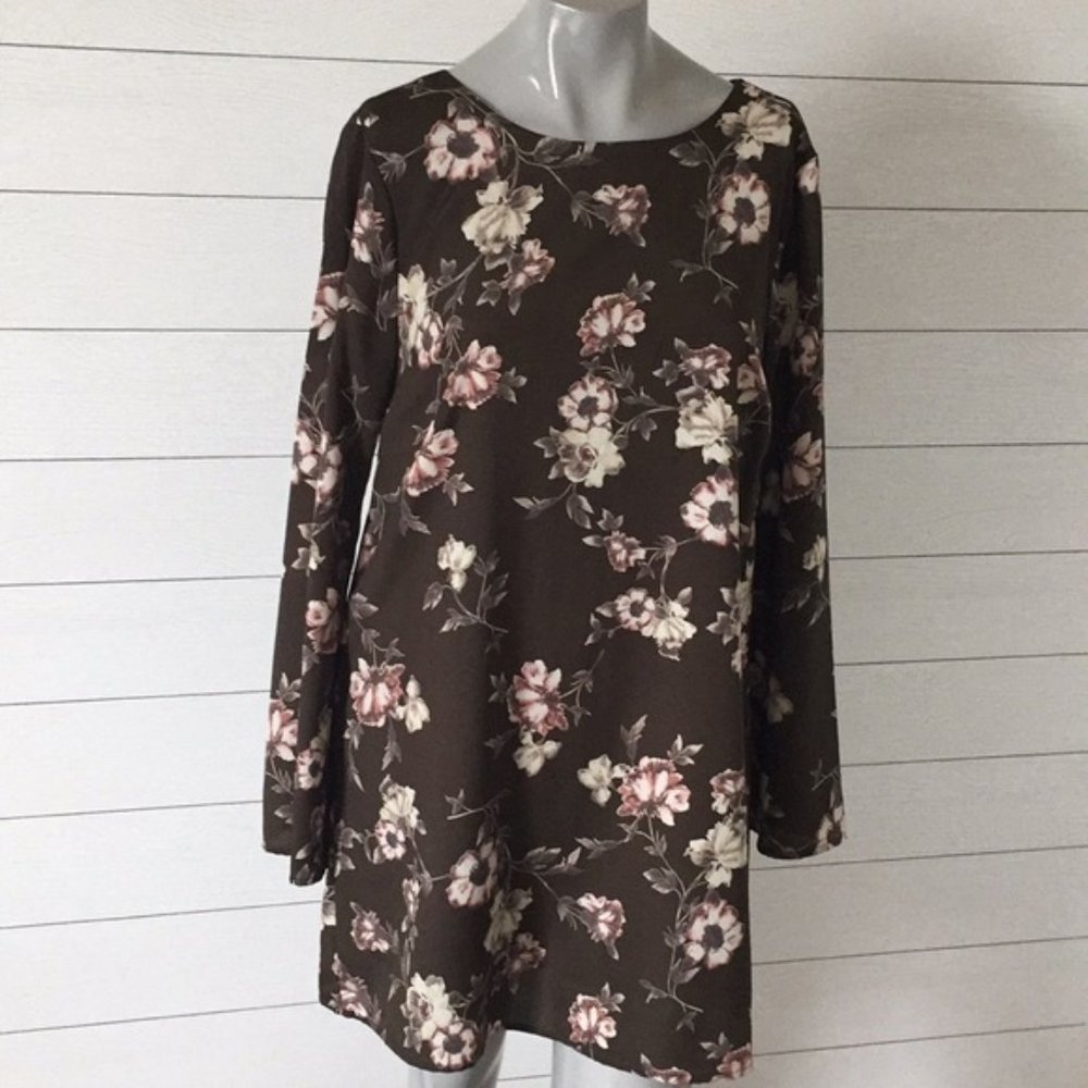 Bell sleeve floral dress